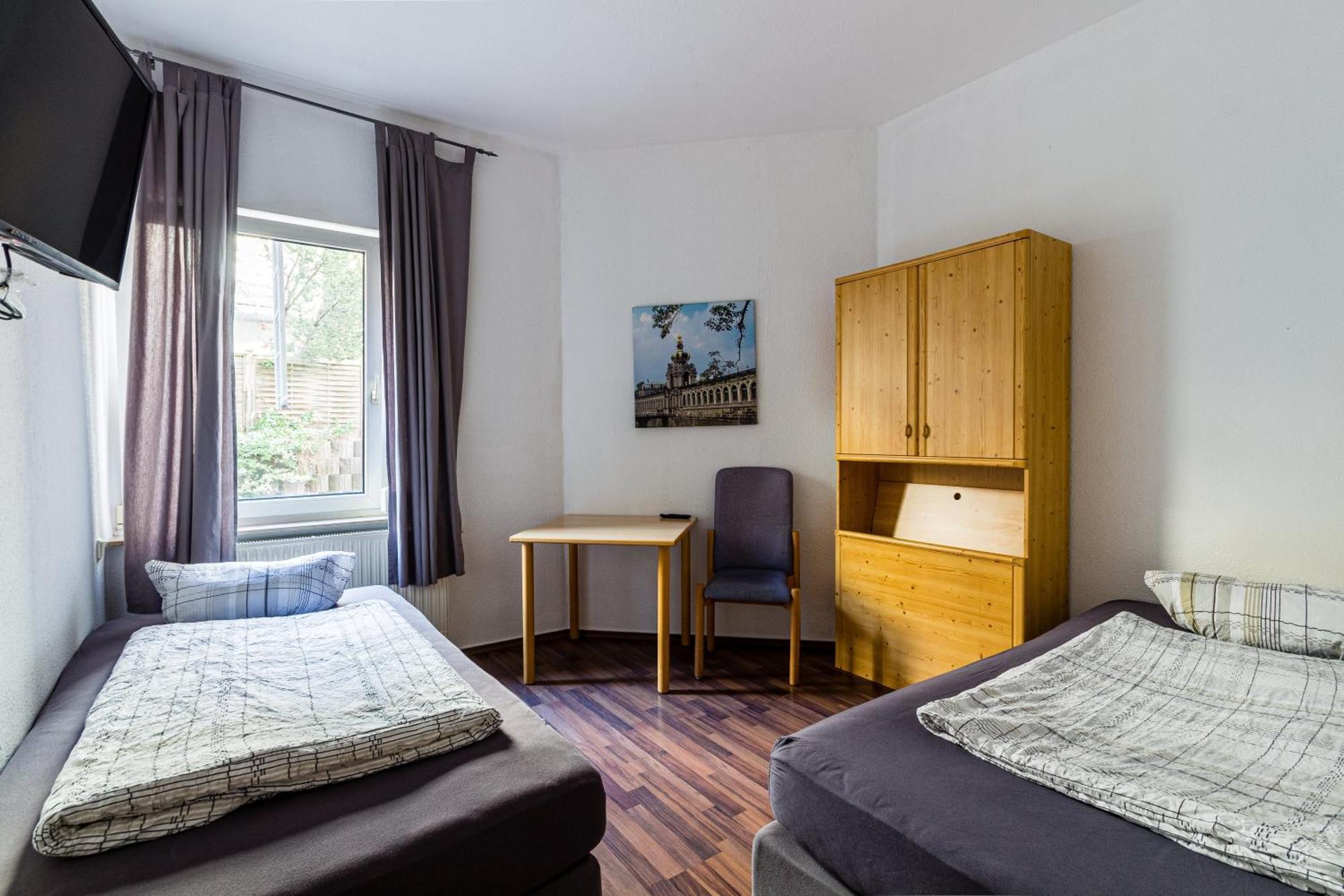 Apartmenthaus In Chemnitz Fuer Monteure Exterior foto