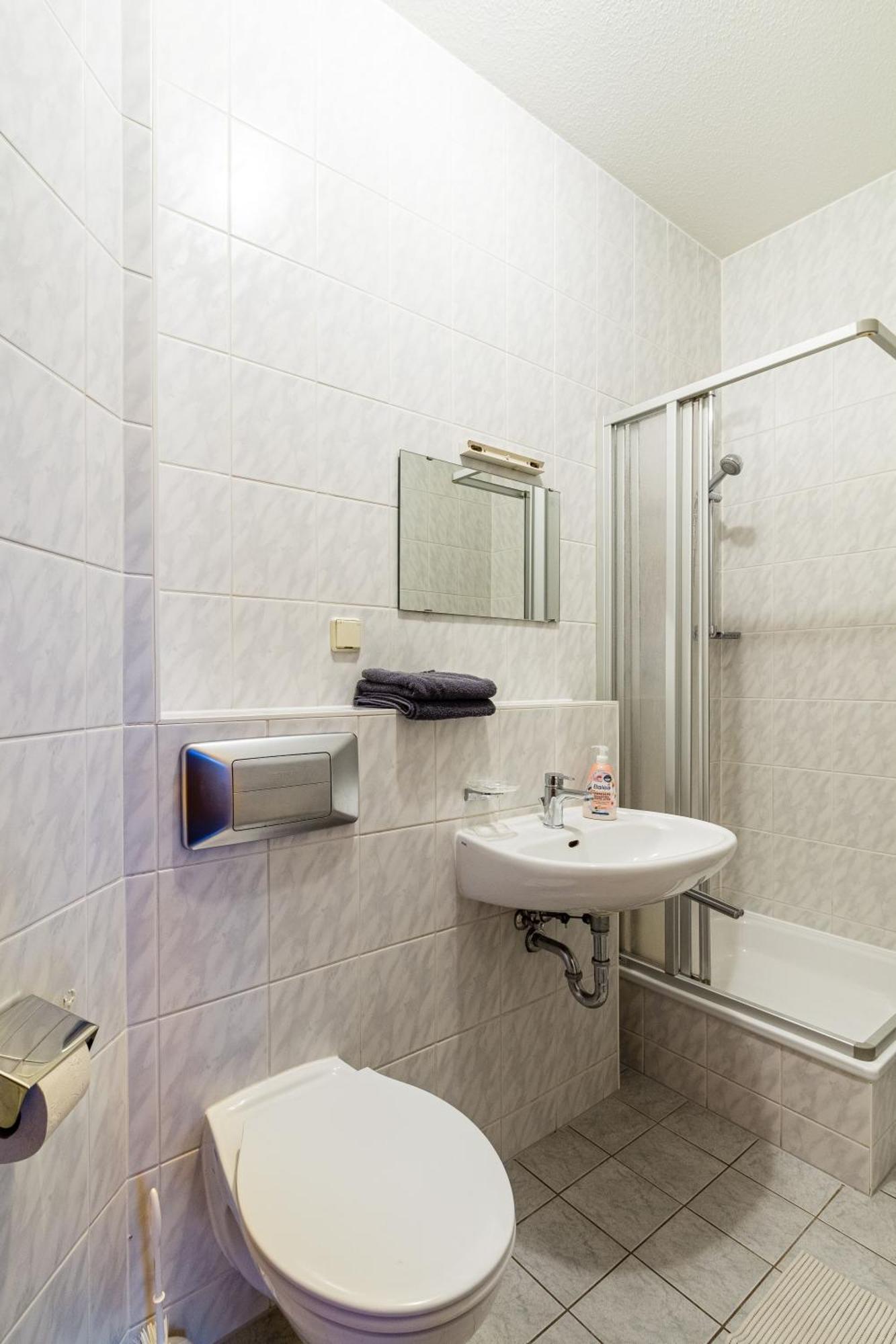 Apartmenthaus In Chemnitz Fuer Monteure Exterior foto